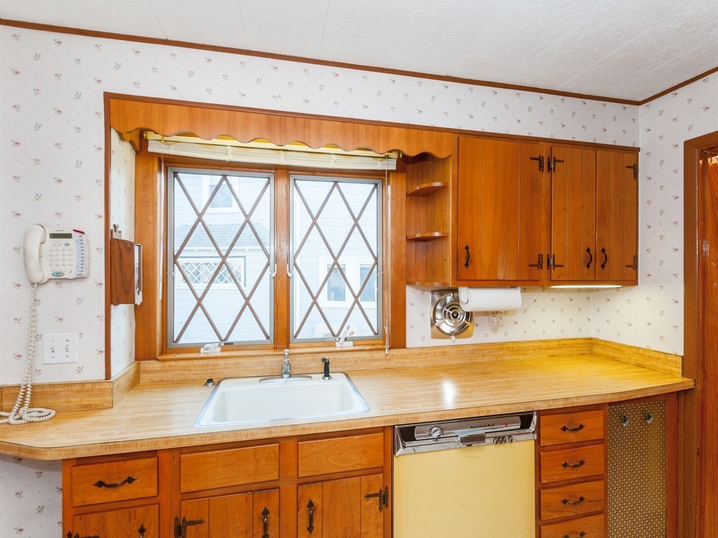 17 High Haith Road Arlington, MA 02476 - Photo 7 of 21 Gallery Image 7