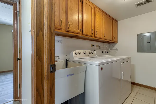 $230,000 | 17960 Royal Oak Court, Unit 2S, Tinley Park, IL 60477