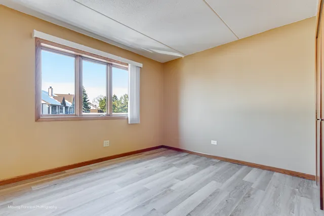 $230,000 | 17960 Royal Oak Court, Unit 2S, Tinley Park, IL 60477