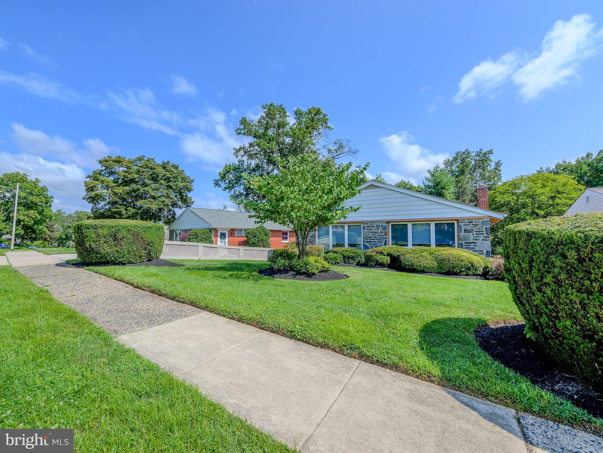 1727 Green Valley Road Havertown, PA 19083 - Photo 3 of 55