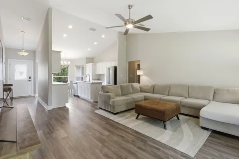 $348,900 | 5624 Charter Circle, Gulf Breeze, FL 32563