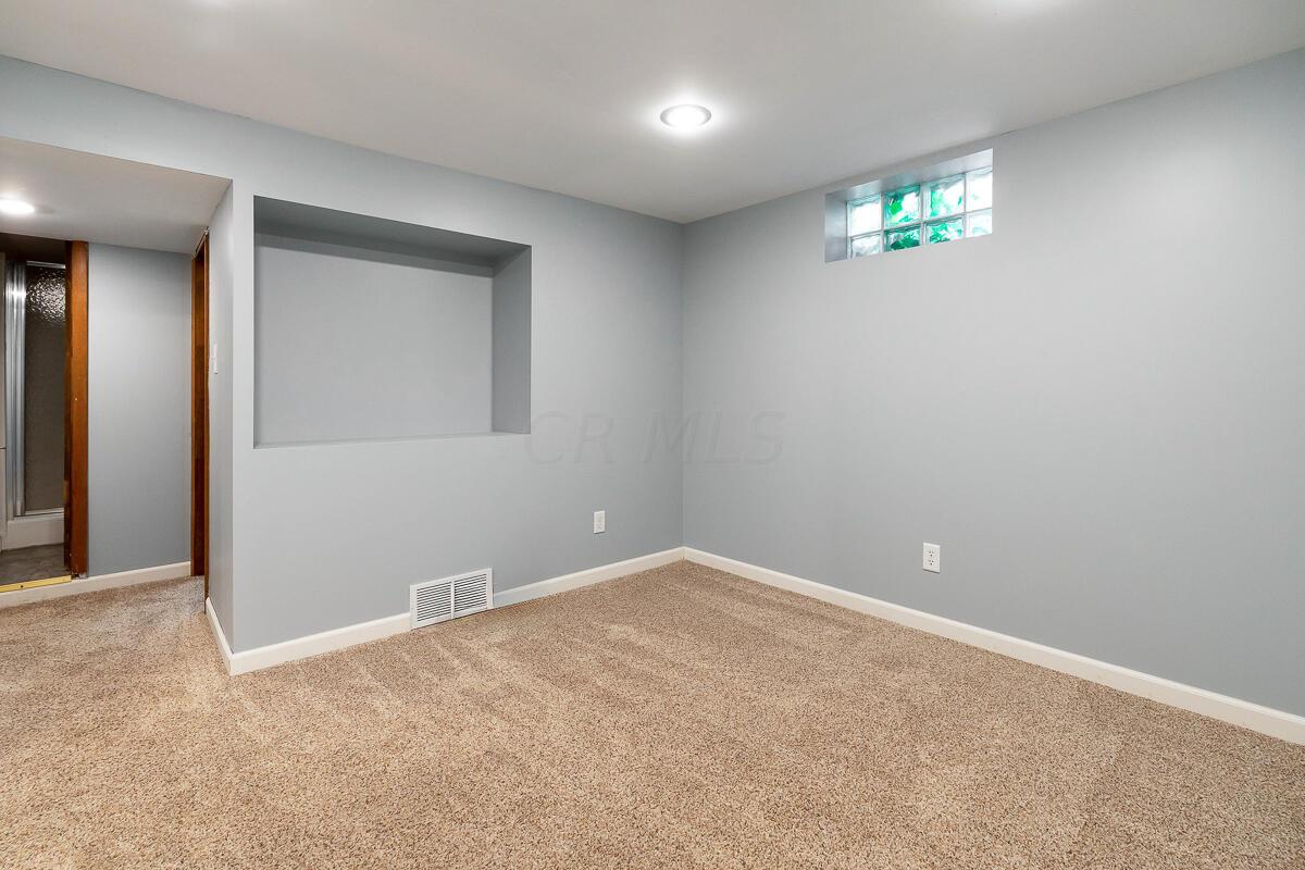 2519 Cranford Road Columbus, OH 43221 - Photo 26 of 37 2519 Cranford lower level den or office