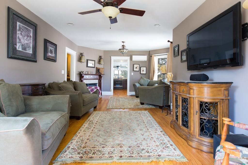 33 Court Road Winthrop, MA 02152 - Photo 11 of 28 Gallery Image 11