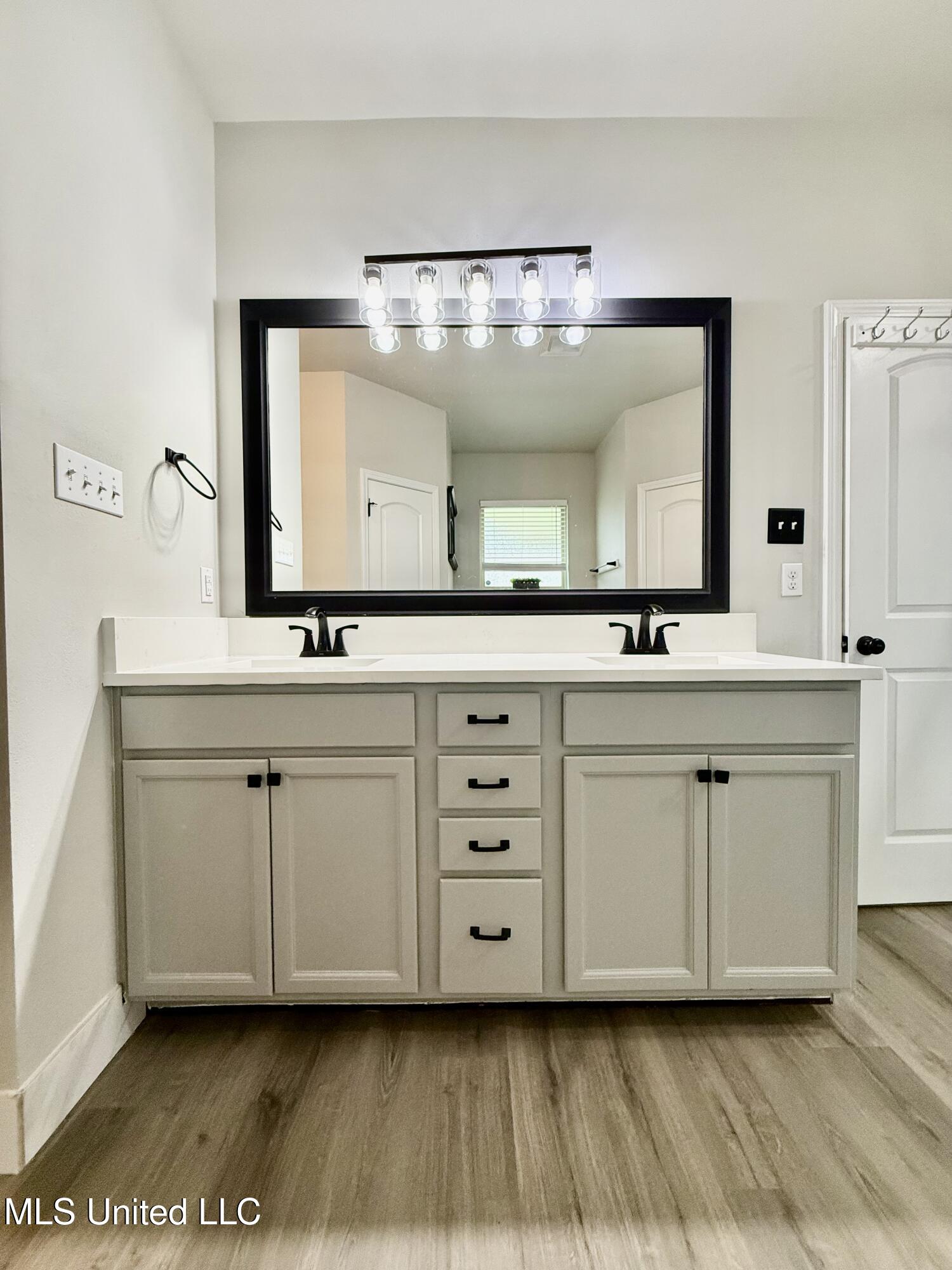 13312 Hilliard Street D'Iberville, MS 39540 - Photo 11 of 37 IMG_1120