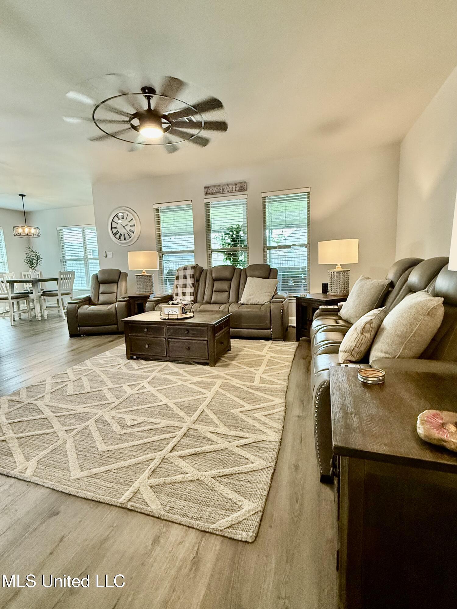 13312 Hilliard Street D'Iberville, MS 39540 - Photo 13 of 37 IMG_1124