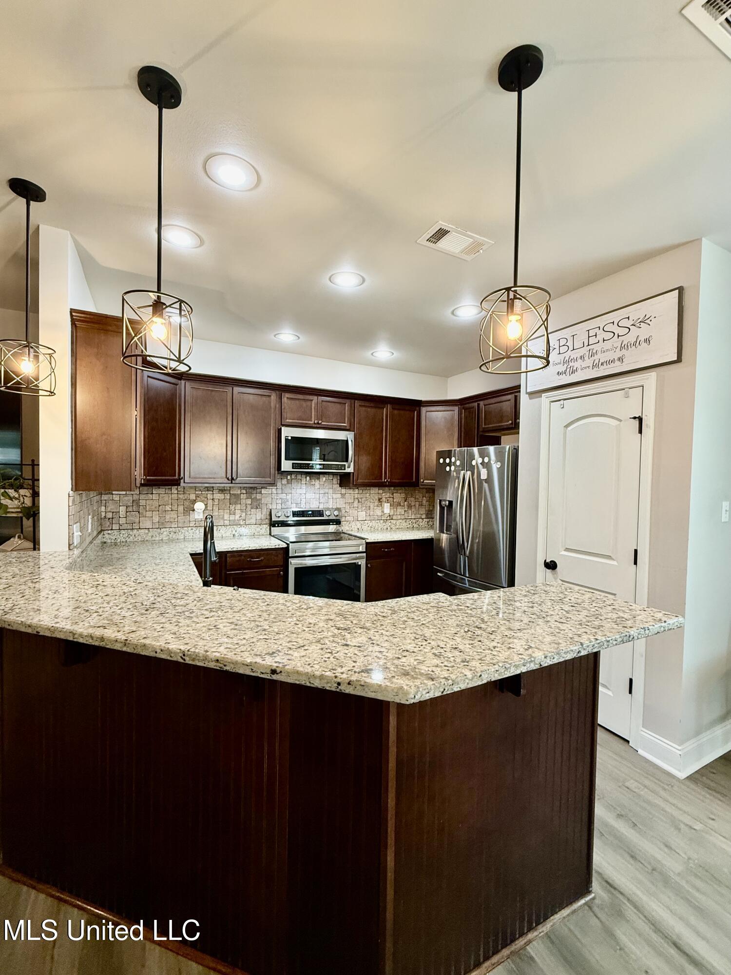 13312 Hilliard Street D'Iberville, MS 39540 - Photo 16 of 37 IMG_1130