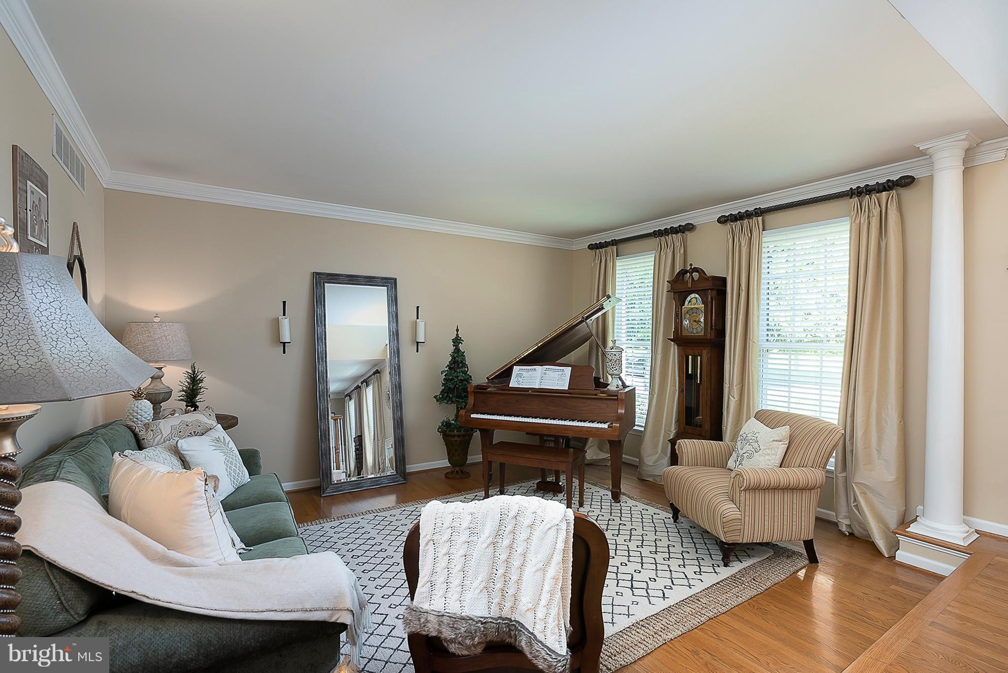 2849 Thornbrook Road Ellicott City, MD 21042 - Photo 4 of 30 Living Room
