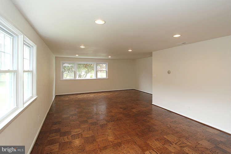 603 Shelley Road Towson, MD 21286 - Photo 14 of 30 Family Room