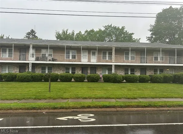 $700 | 811 East Wilbeth Road, Unit 7, Akron, OH 44306