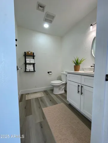 $1,275,000 | 8200 West Orangewood Avenue, Glendale, AZ 85303