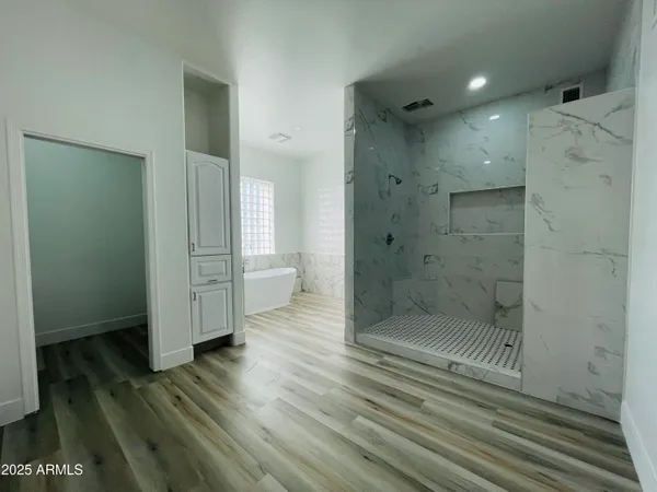 $1,160,000 | 8200 West Orangewood Avenue, Glendale, AZ 85303