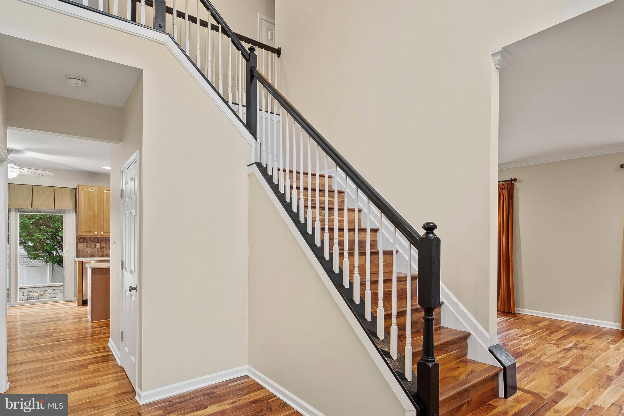 2408 Powderhorn Way Crofton, MD 21114 - Photo 6 of 48 Foyer (alt view)