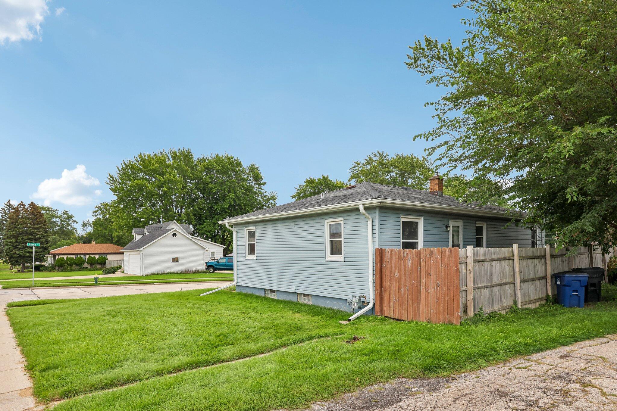 2100 Illinois Street Racine, WI 53405 - Photo 26 of 32 32-web-or-mls-Illinois St-S1909-032