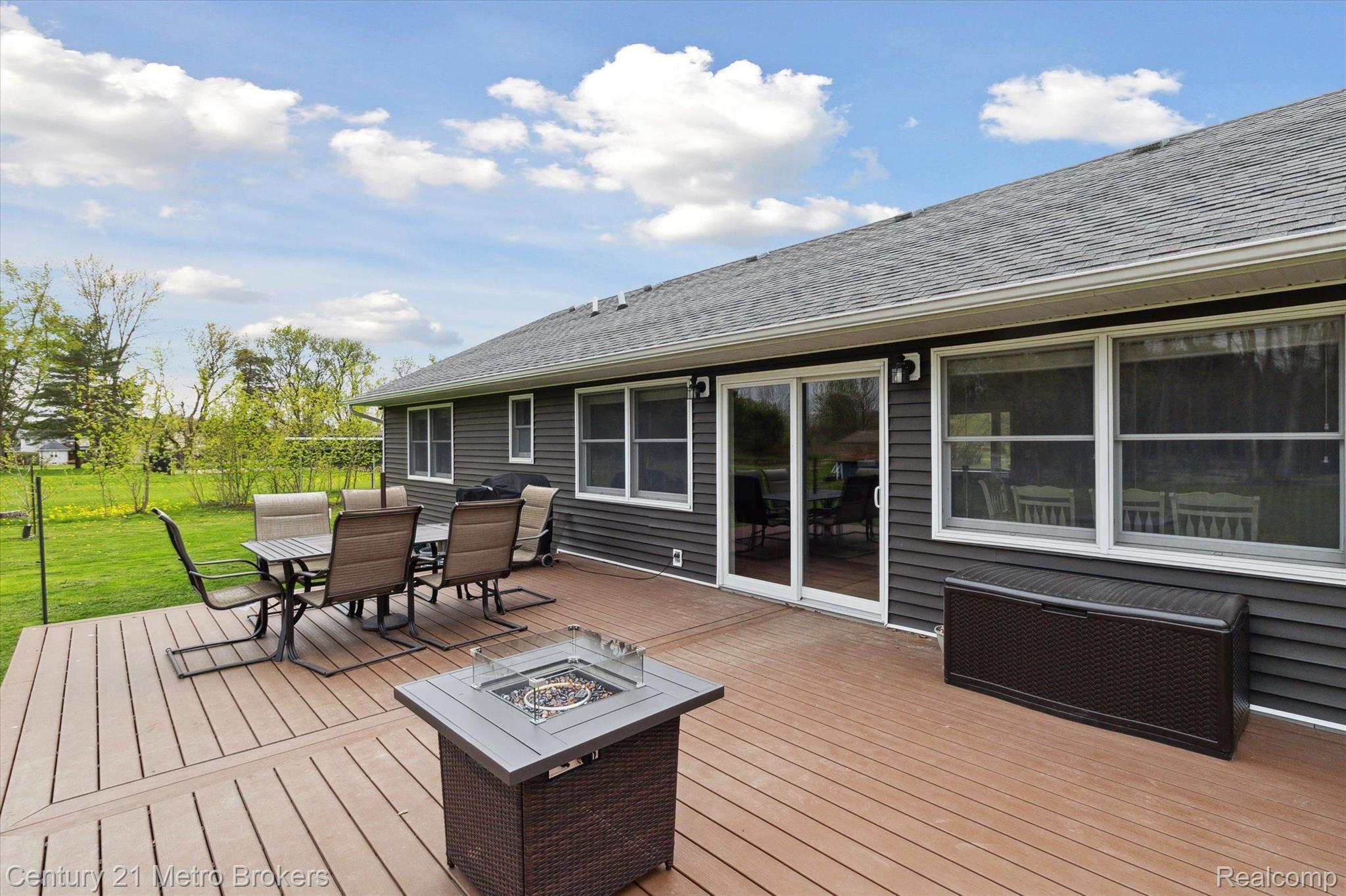 5256 North Gale Road Davison, MI 48423 - Photo 3 of 42 Gallery Image 3