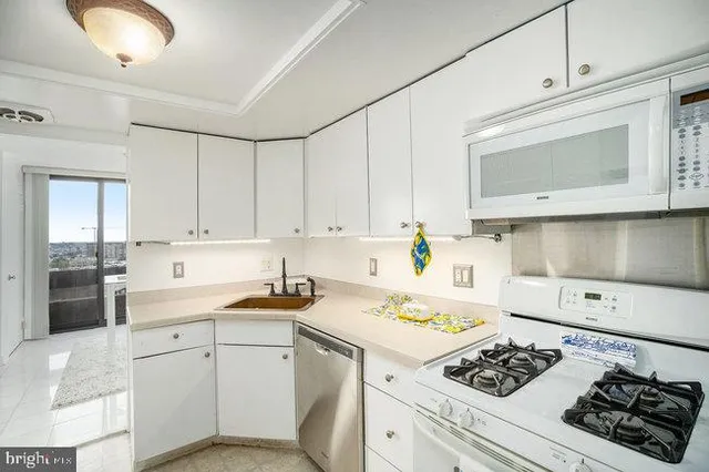 $250,000 | 1326 Spruce Street, Unit 1908, Philadelphia, PA 19107