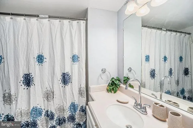 $250,000 | 1326 Spruce Street, Unit 1908, Philadelphia, PA 19107