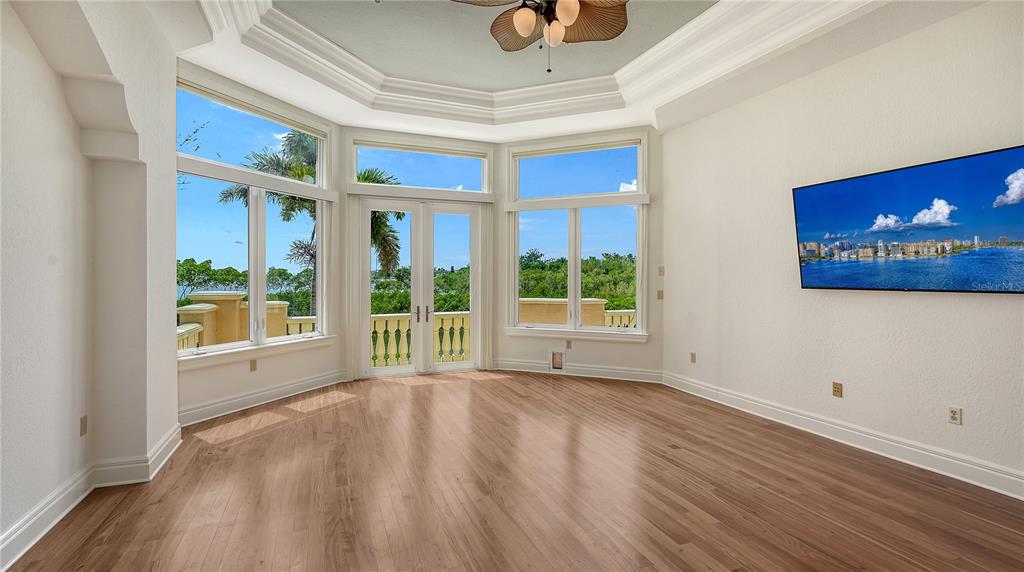1356 Point Crisp Road Sarasota, FL 34242 - Photo 30 of 55 Gallery Image 30