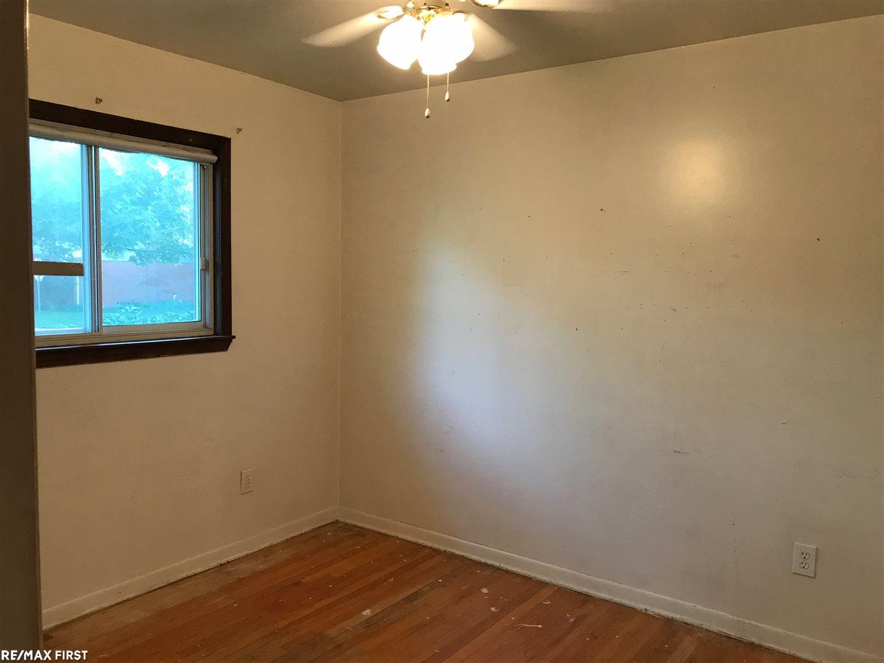 536 Miller Avenue Rochester, MI 48307 - Photo 8 of 12 31325765-7.JPG