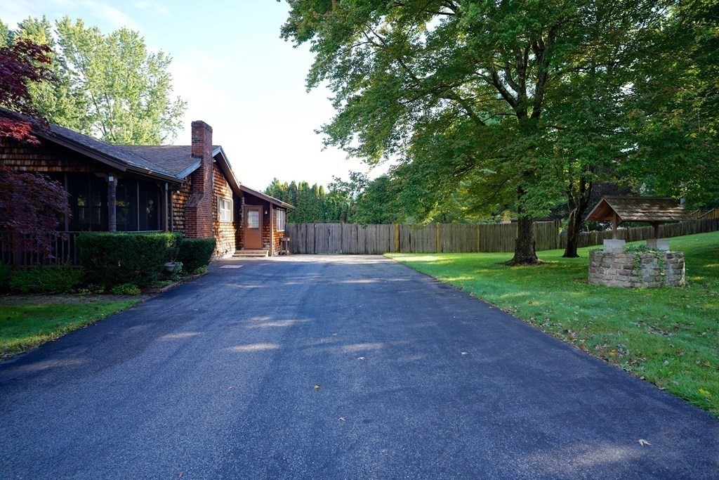 6 Briscoe Road Groveland, MA 01834 - Photo 4 of 28 Gallery Image 4