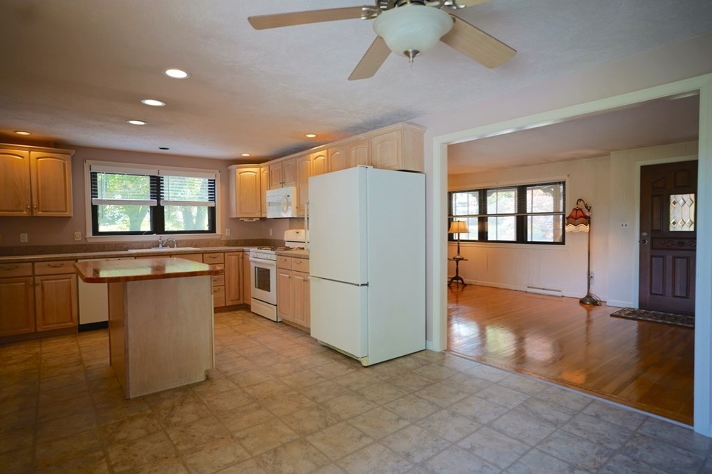 6 Briscoe Road Groveland, MA 01834 - Photo 10 of 28 Gallery Image 10