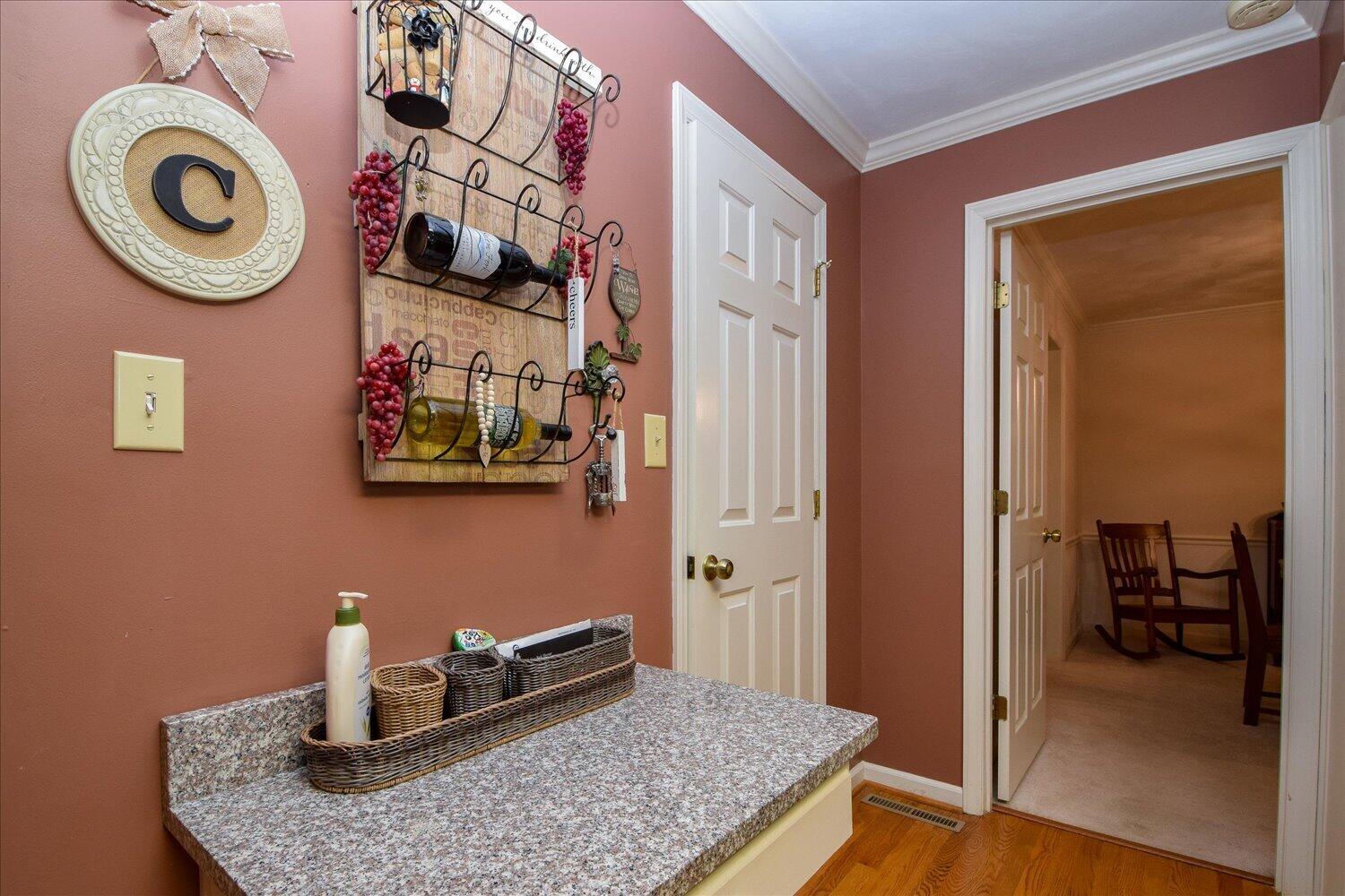 5448 Highfields Road Roanoke, VA 24018 - Photo 11 of 41 11-5448 Highfields-11