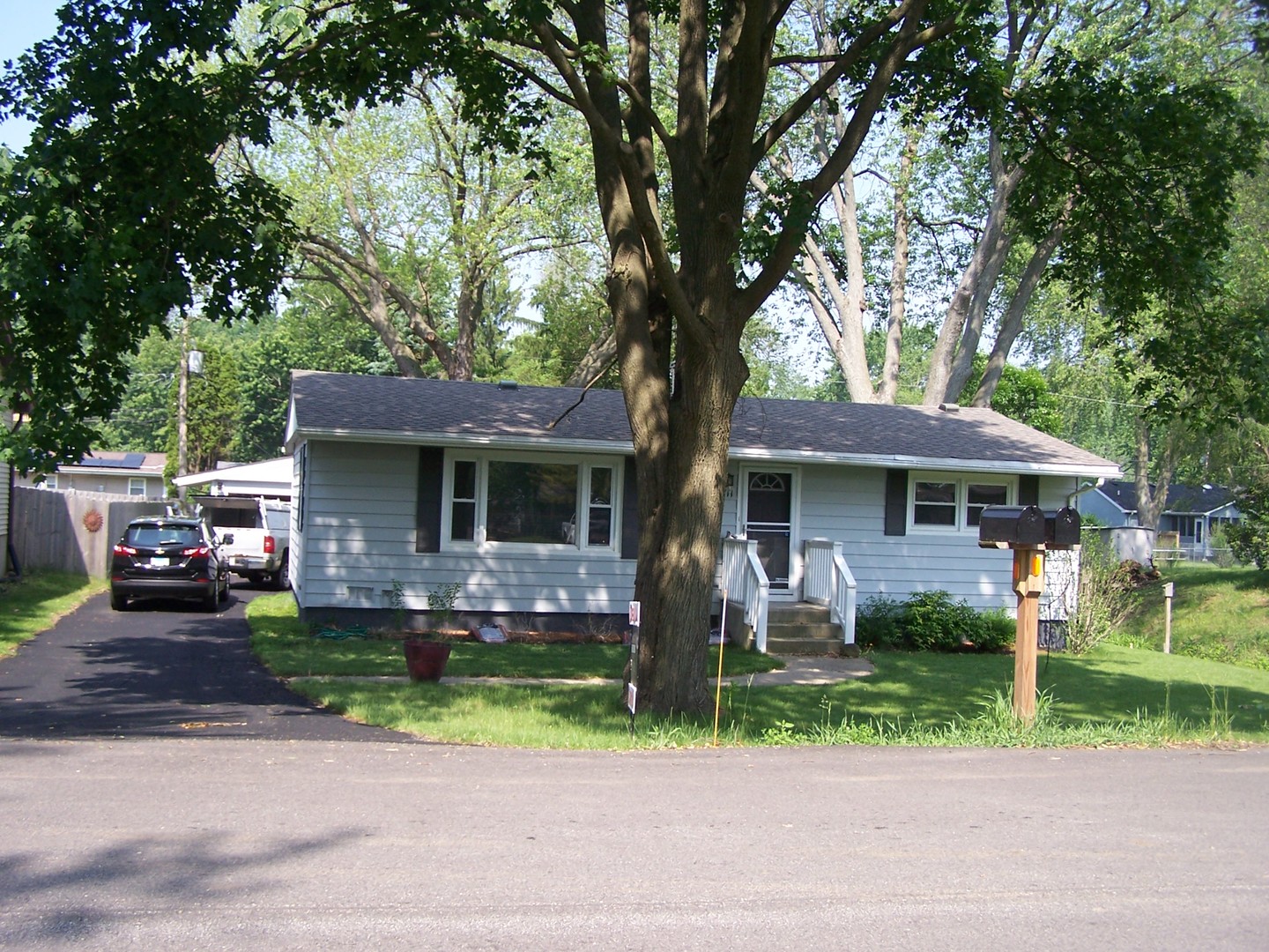 1711 Beach Road McHenry, IL 60050 - Photo 1 of 14 Gallery Image 1