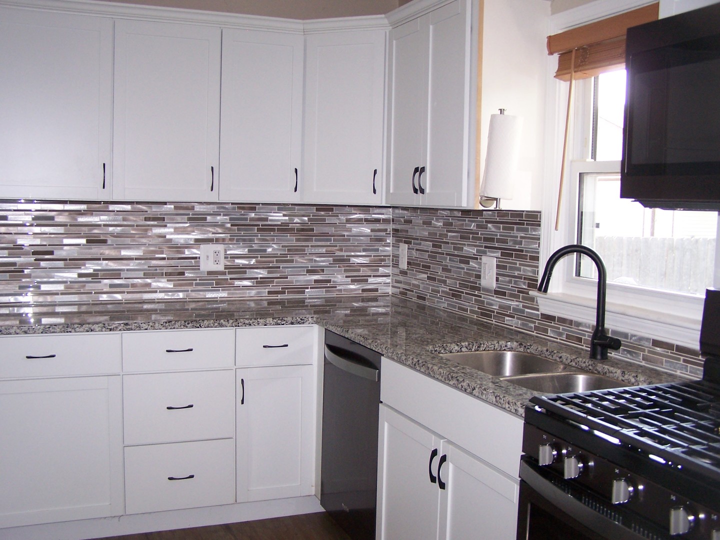 1711 Beach Road McHenry, IL 60050 - Photo 9 of 14 Gallery Image 9