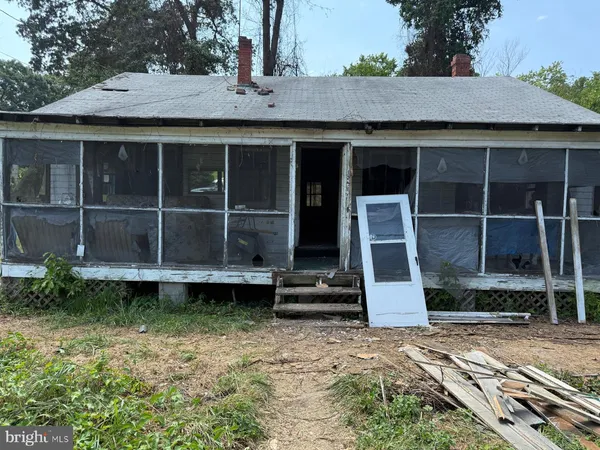 $290,000 | 18512 Corby Street, Triangle, VA 22172