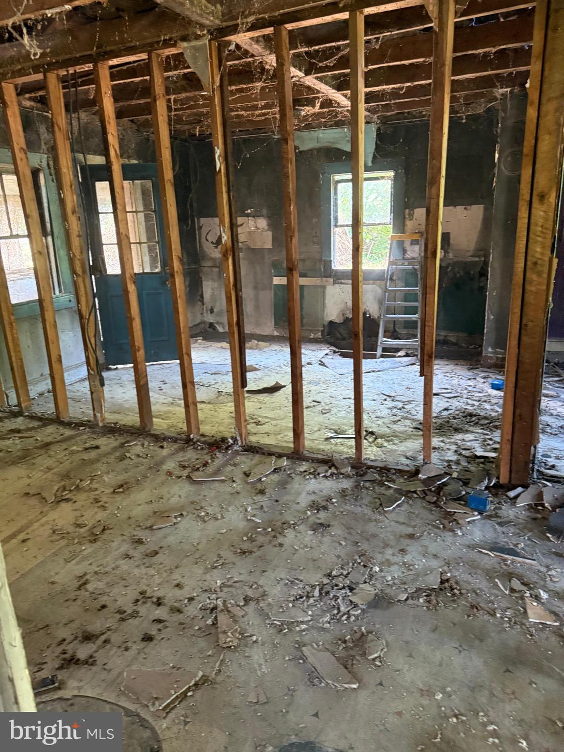 18512 Corby Street Triangle, VA 22172 - Photo 3 of 5