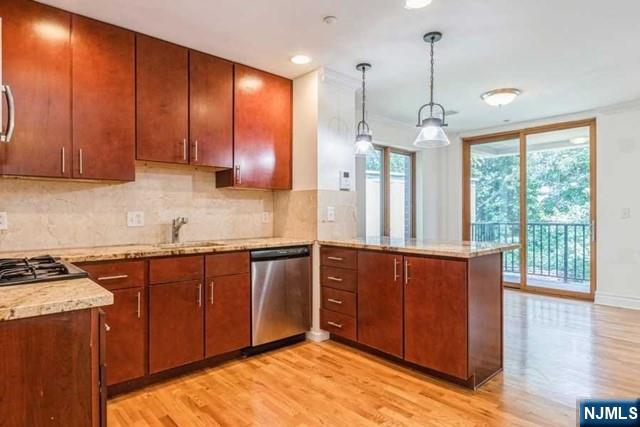 17 Meadow Road, Unit 307 Rutherford, NJ 07070 - Photo 2 of 21