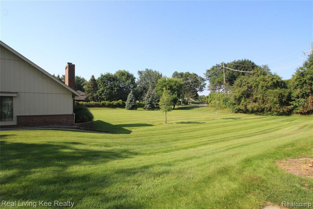2939 Meadowbrook Drive Rochester Hills, MI 48309 - Photo 26 of 29