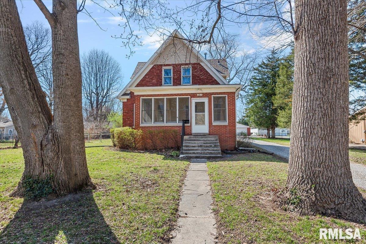 2817 South Park Avenue Springfield, IL 62704 - Photo 1 of 41