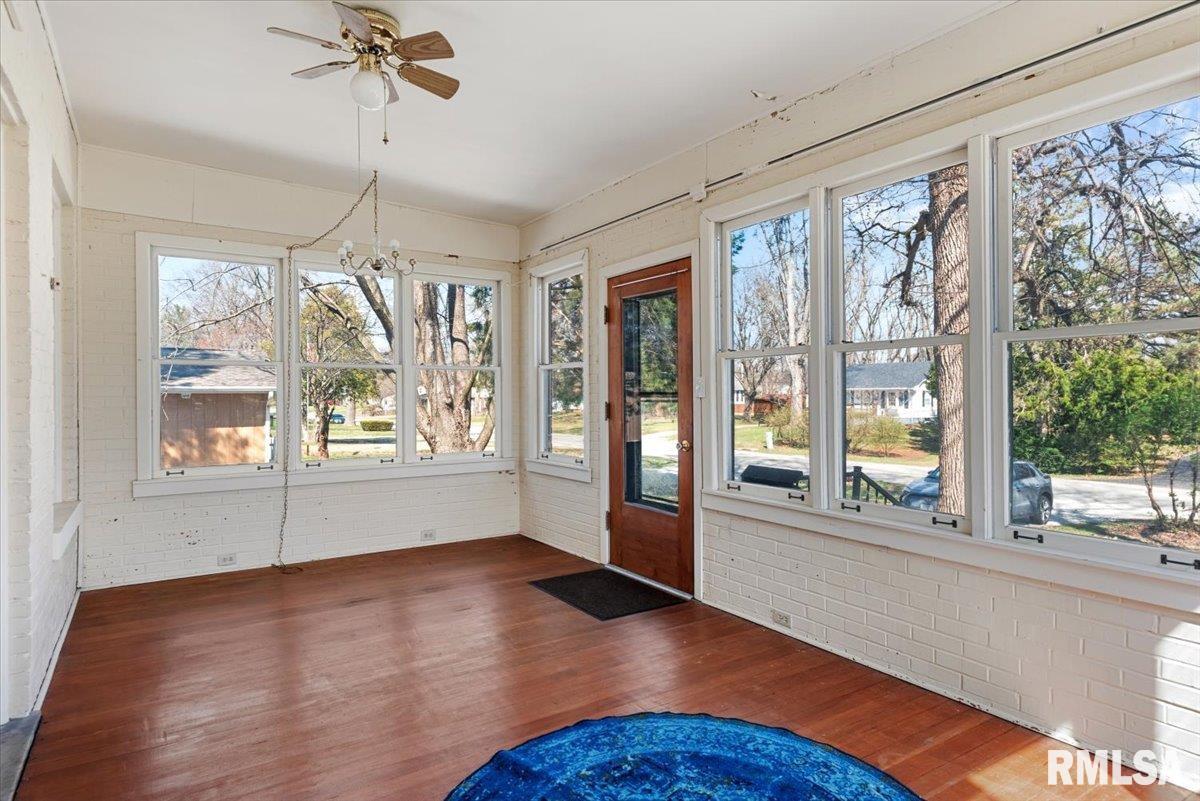 2817 South Park Avenue Springfield, IL 62704 - Photo 5 of 41