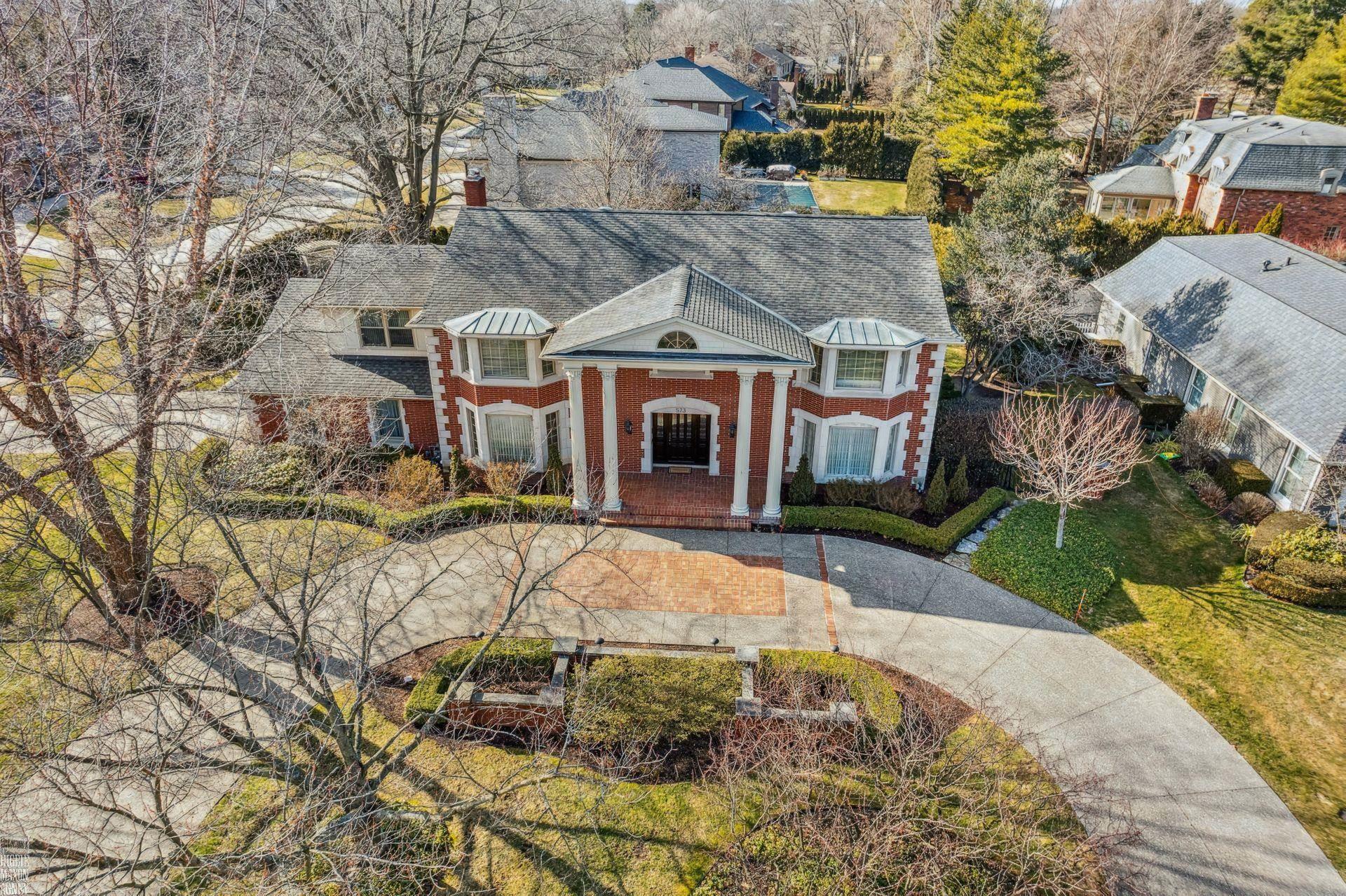 573 Shelden Road Grosse Pointe Shores, MI 48236 - Photo 4 of 40