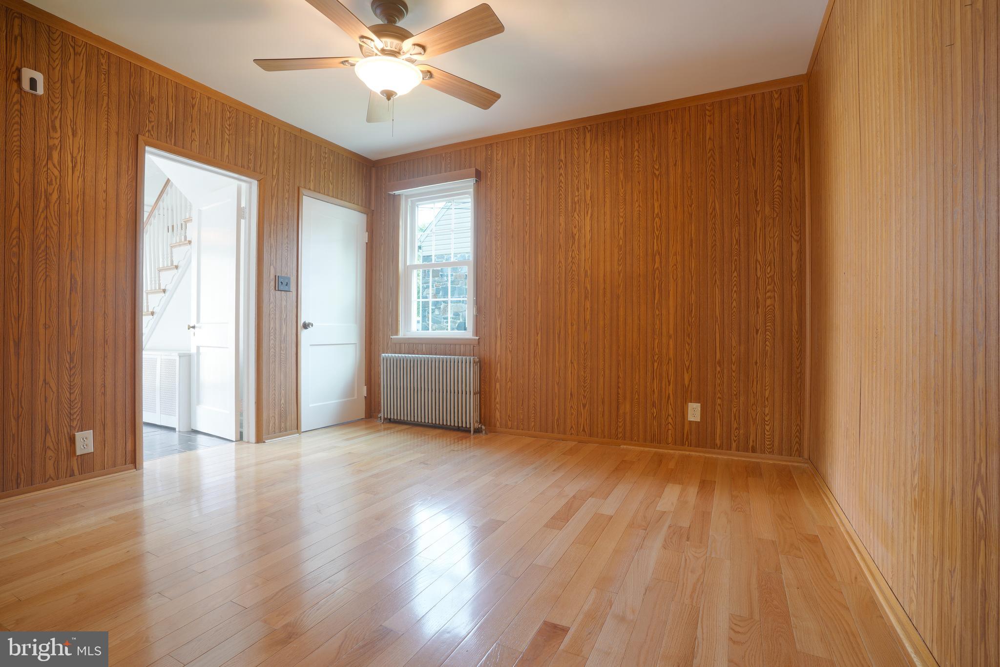 616 Warwick Road Baltimore, MD 21229 - Photo 12 of 32 Many rooms to spread out