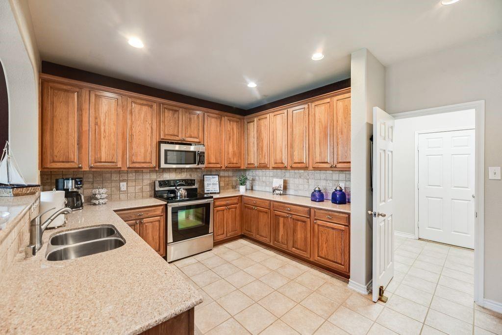 5841 Stone Mountain Road The Colony, TX 75056 - Photo 16 of 40