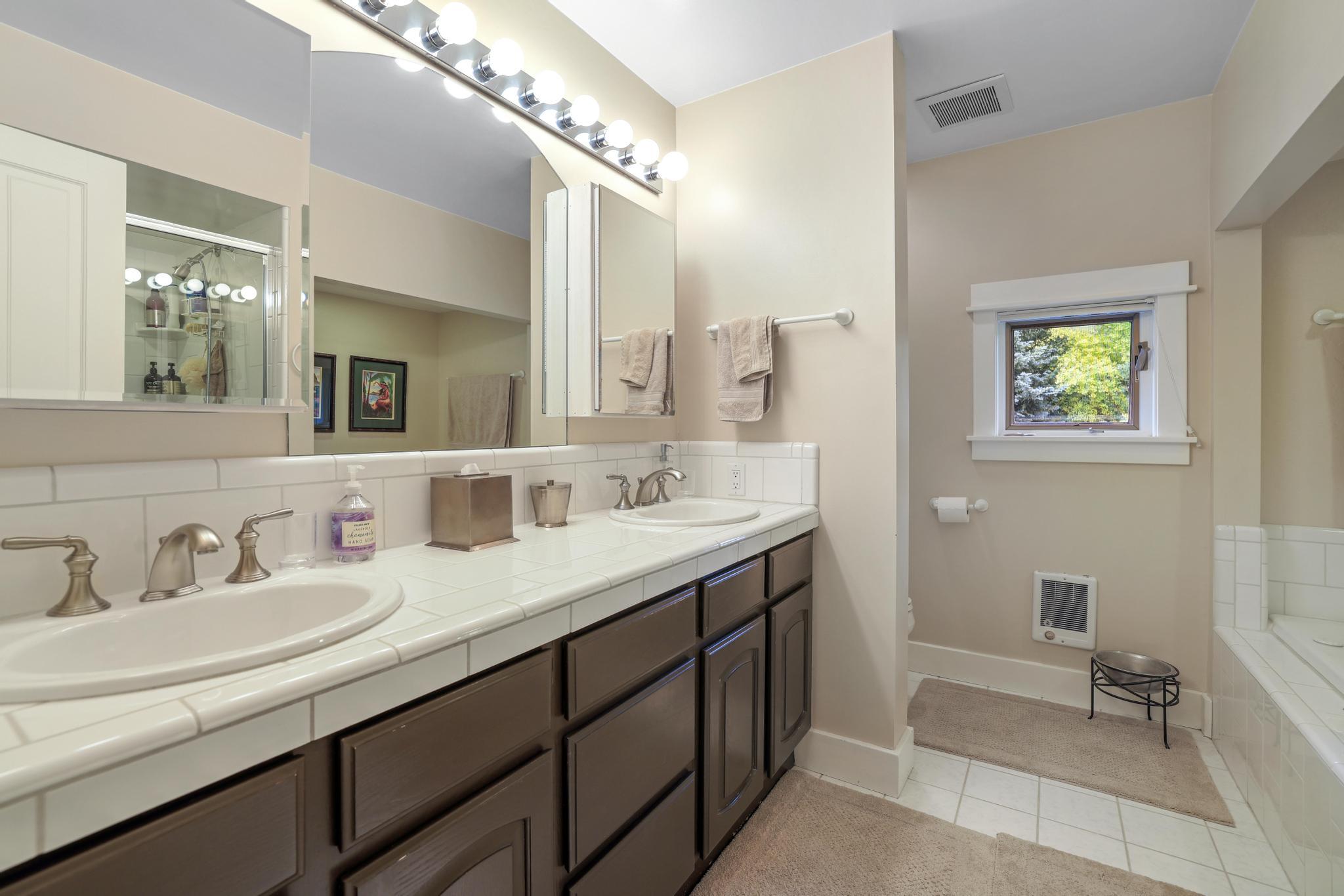 236 Elkhorn Road Sun Valley, ID 83353 - Photo 27 of 34 Primary double vanity