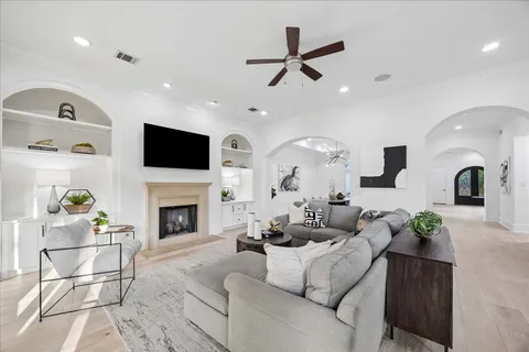 $1,999,990 | 4504 Holly Street, Bellaire, TX 77401