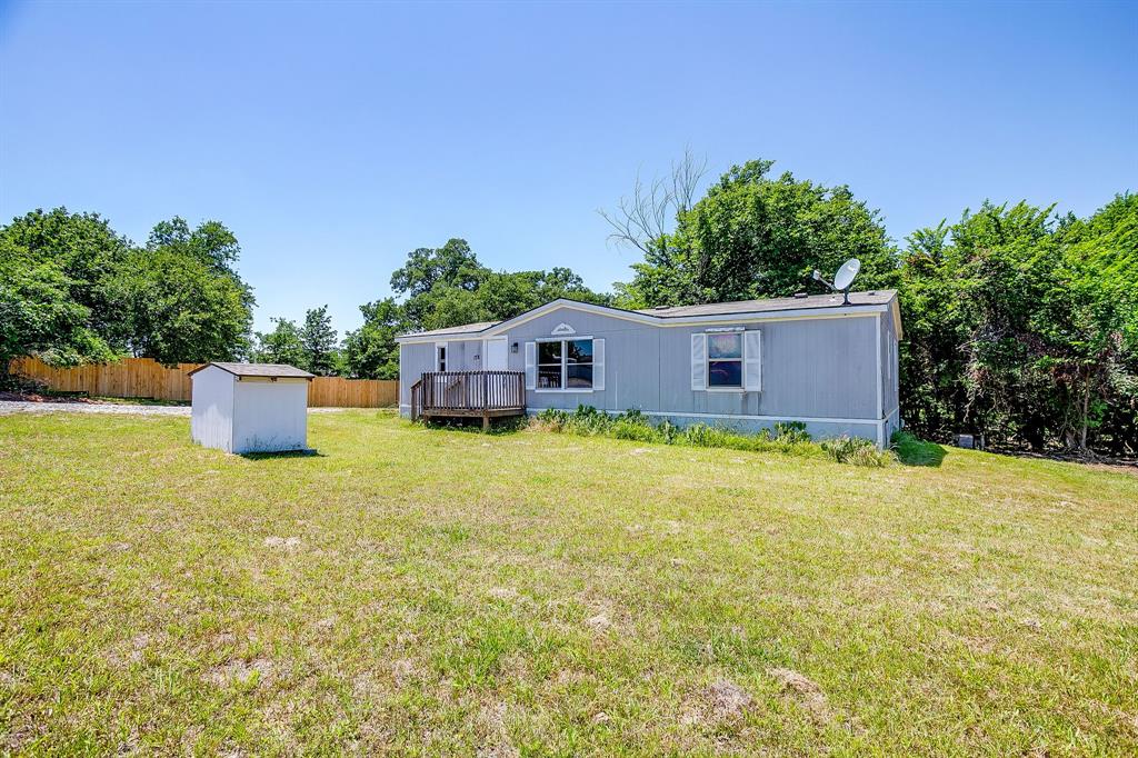 178 Valley Lake Lane Springtown, TX 76082 - Photo 4 of 33