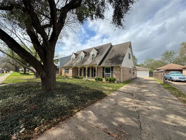 $2,595 | 11821 Westmere Drive, Houston, TX 77077