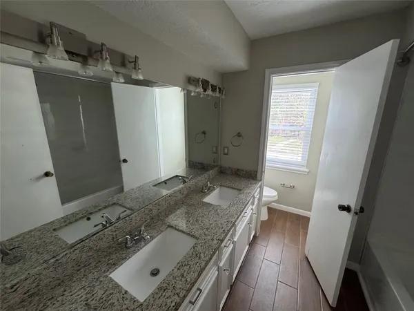 $2,595 | 11821 Westmere Drive, Houston, TX 77077