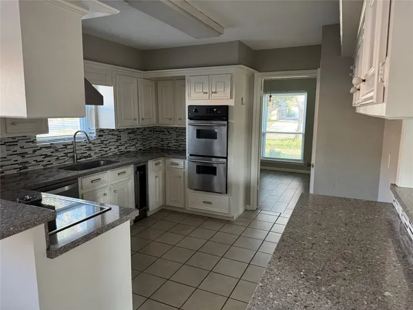 $2,595 | 11821 Westmere Drive, Houston, TX 77077