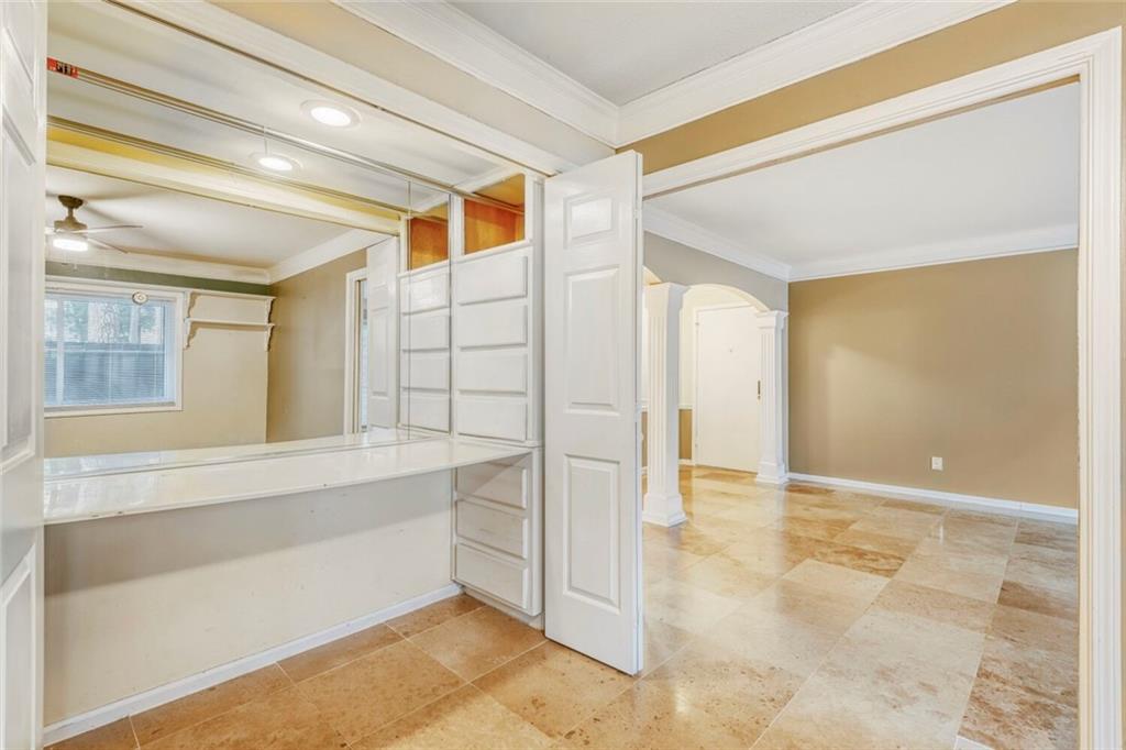 6851 Roswell Road, Unit M13 Atlanta, GA 30328 - Photo 14 of 28 a view of an empty room