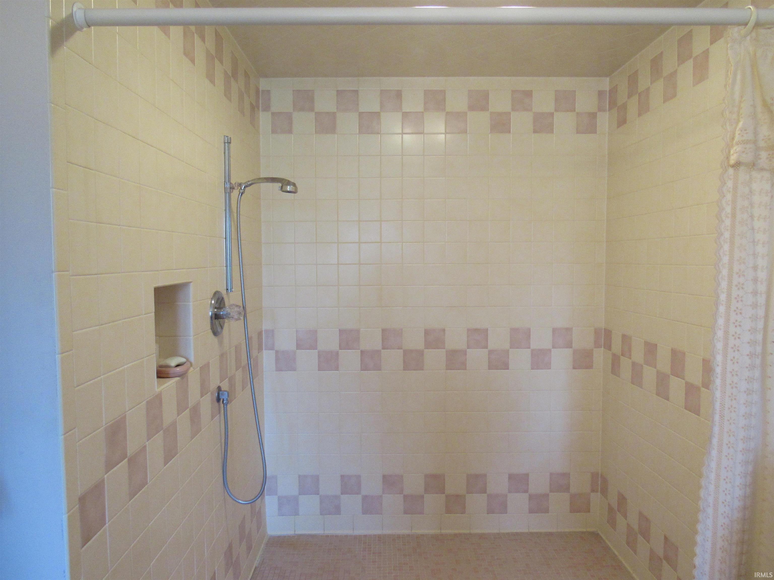 3104 Albright Road Kokomo, IN 46902 - Photo 15 of 36 Gallery Image 15