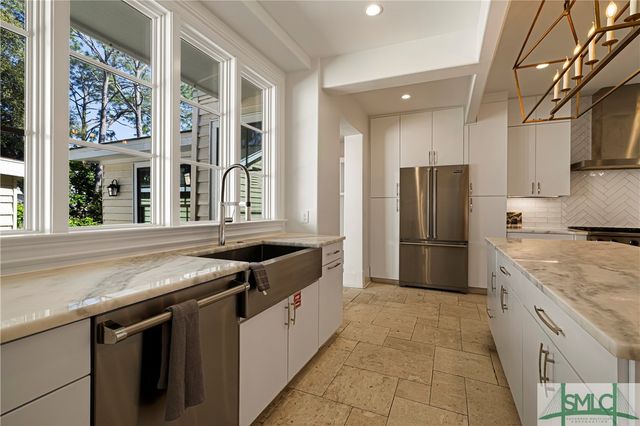 $4,500,000 | 52-56 East Broad Street, Savannah, GA 31401