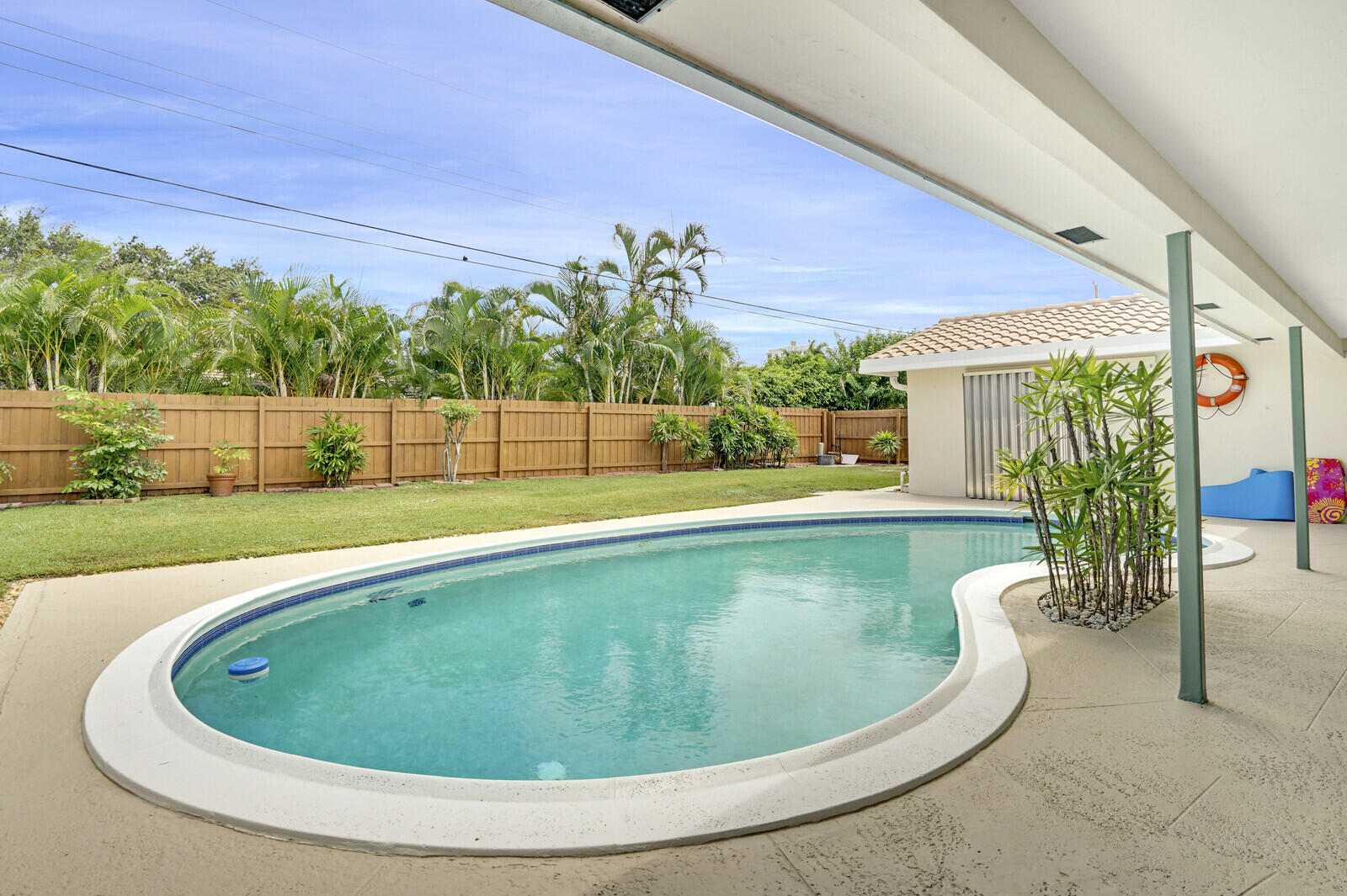 320 Northeast 3rd Court Boca Raton, FL 33432 - Photo 1 of 33 36_Image_26_mls