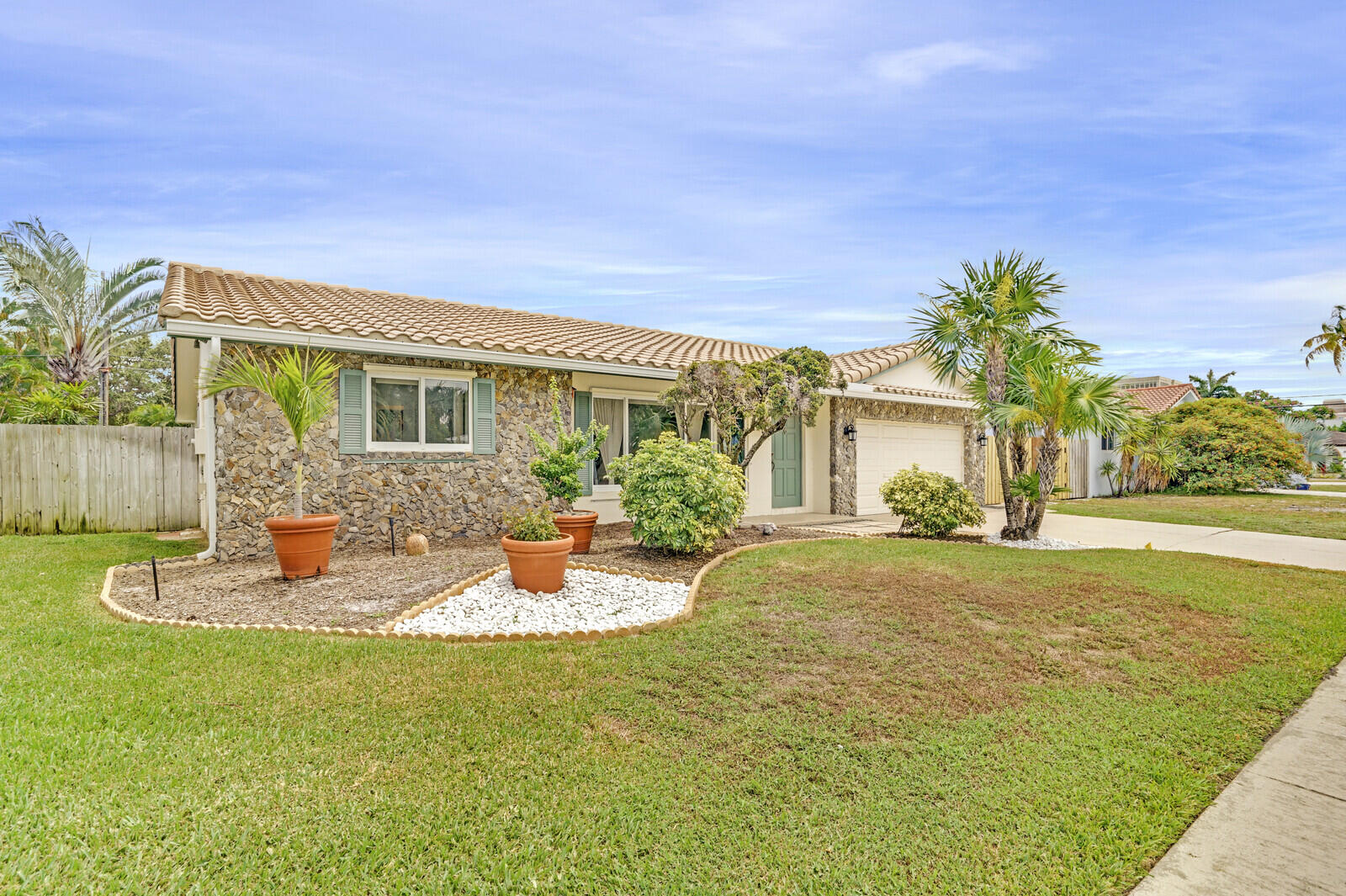 320 Northeast 3rd Court Boca Raton, FL 33432 - Photo 3 of 33 13_Image_3_mls