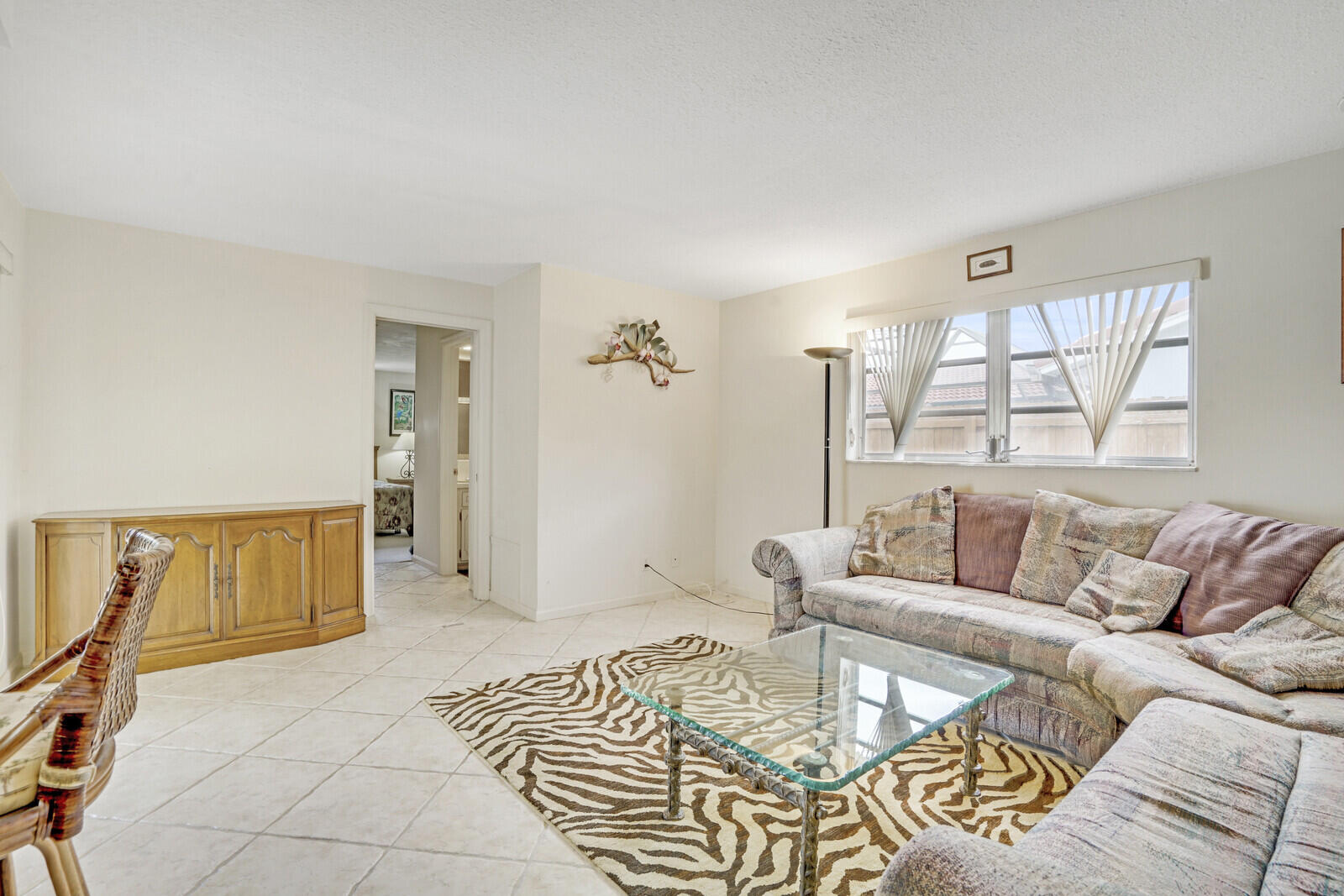 320 Northeast 3rd Court Boca Raton, FL 33432 - Photo 9 of 33 23_Image_13_mls
