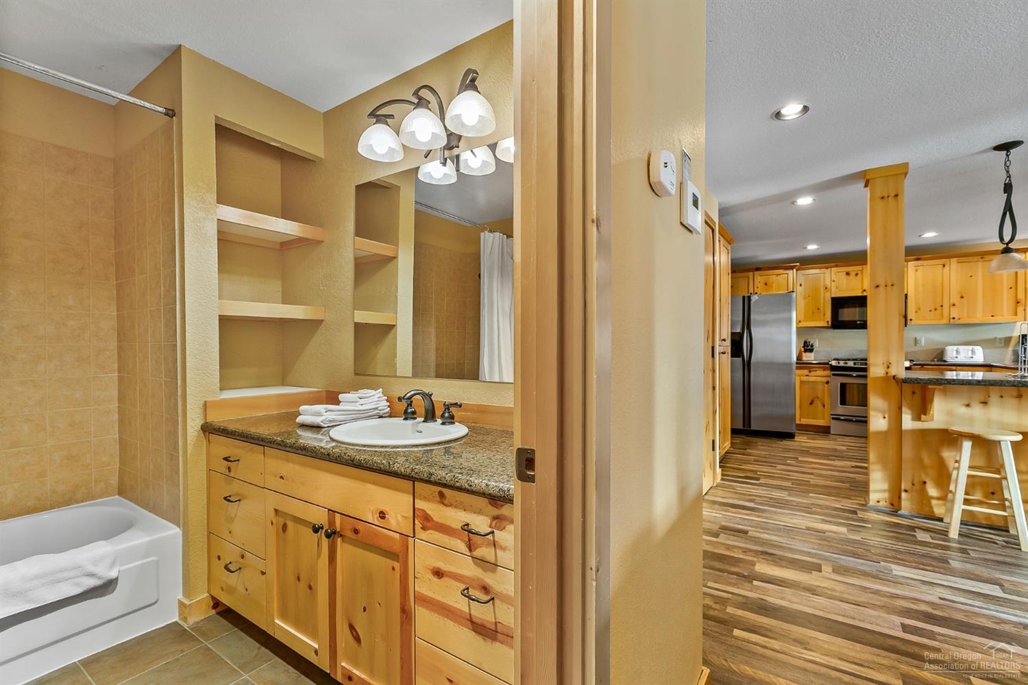 11 Oregon Loop Sunriver, OR 97707 - Photo 10 of 23 Additional Photo