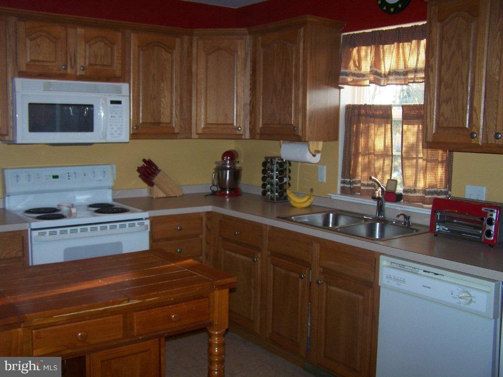2058 Sheaffer Road Elizabethtown, PA 17022 - Photo 4 of 12